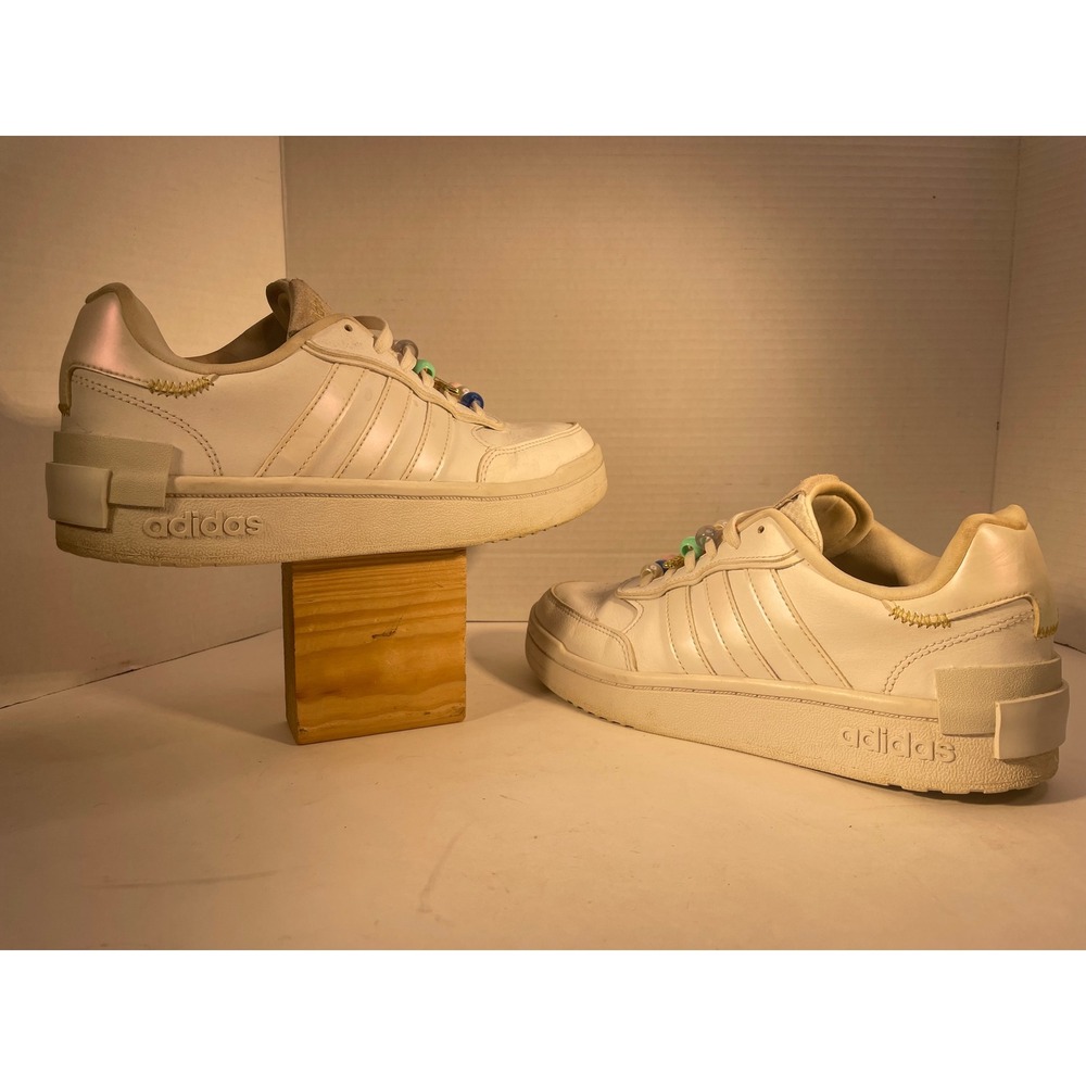 Adidas Grand Court Platform Women's Size 8 White Shoes w/Colorful Charm